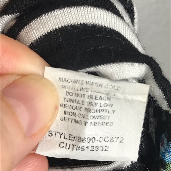 Kim & Cami Striped Ruffle Hem Sleeveless Top – Size Large - Picture 4 of 6